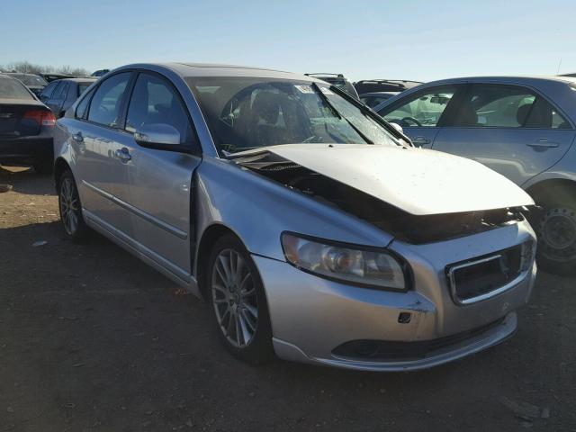 YV1382MS7A2490269 - 2010 VOLVO S40 2.4I SILVER photo 1