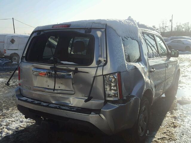 5FNYF4H20FB013582 - 2015 HONDA PILOT LX SILVER photo 4