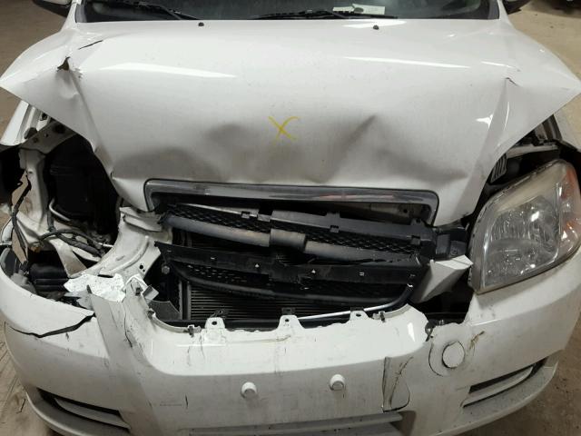 KL1TD5DE1AB115725 - 2010 CHEVROLET AVEO LS WHITE photo 7