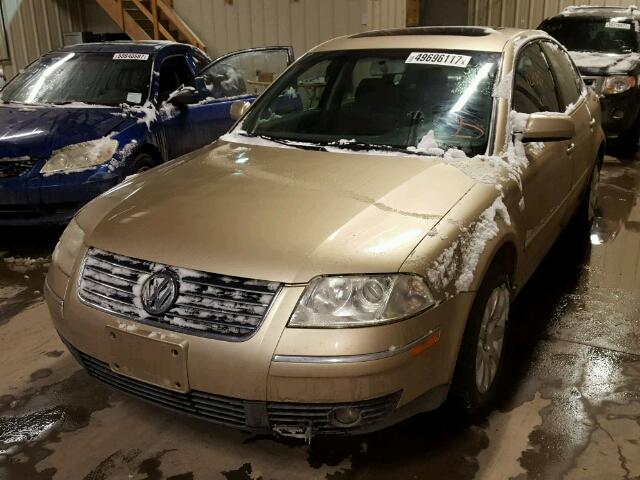 WVWPD23B02P122704 - 2002 VOLKSWAGEN PASSAT GLS BROWN photo 2