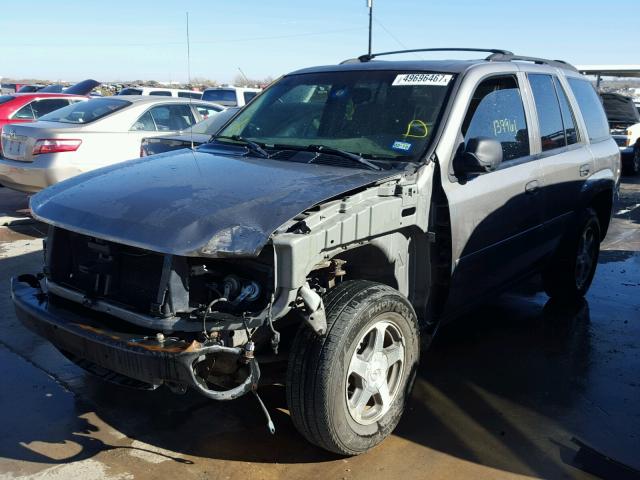 1GNDT13S162230520 - 2006 CHEVROLET TRAILBLAZE GRAY photo 2