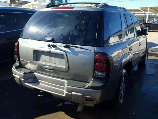 1GNDT13S162230520 - 2006 CHEVROLET TRAILBLAZE GRAY photo 4