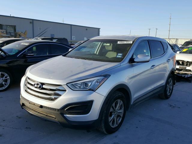 5XYZT3LB4GG318480 - 2016 HYUNDAI SANTA FE S SILVER photo 2