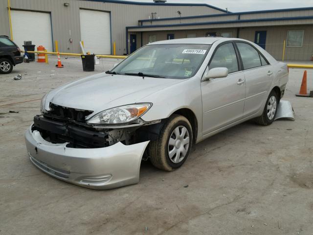 4T1BE32KX4U896621 - 2004 TOYOTA CAMRY LE SILVER photo 2