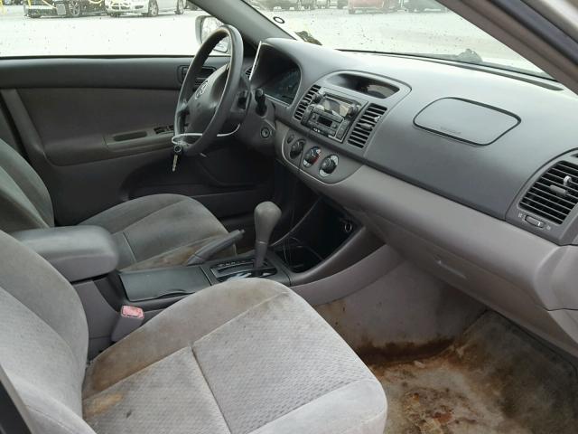 4T1BE32KX4U896621 - 2004 TOYOTA CAMRY LE ვერცხლისფერი ფოტო 5