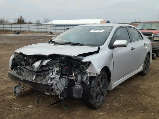 2T1BU4EE8DC961644 - 2013 TOYOTA COROLLA BA SILVER photo 2