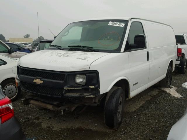 1GCGG25V851264871 - 2005 CHEVROLET EXPRESS G2 WHITE photo 2