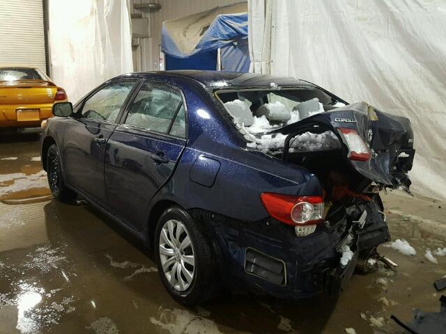 2T1BU4EE4DC083906 - 2013 TOYOTA COROLLA BA BLUE photo 3