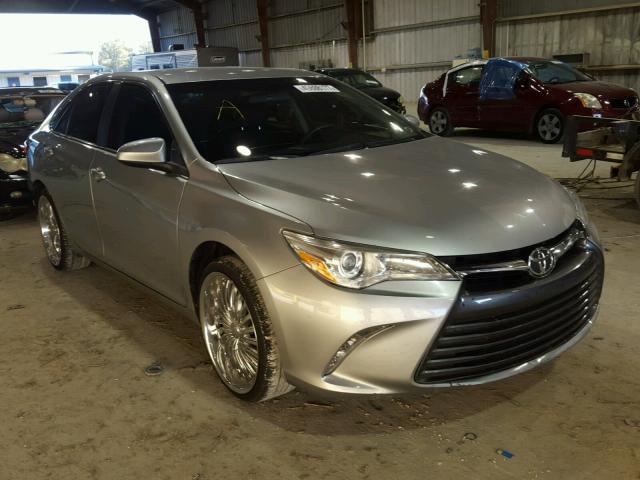 4T1BF1FK9FU926576 - 2015 TOYOTA CAMRY LE SILVER photo 1