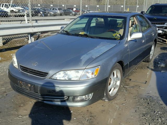 JT8BF28G815104131 - 2001 LEXUS ES 300 GRAY photo 2