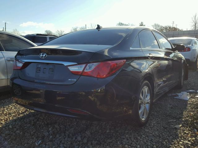 5NPEC4AC6DH794072 - 2013 HYUNDAI SONATA SE BLACK photo 4