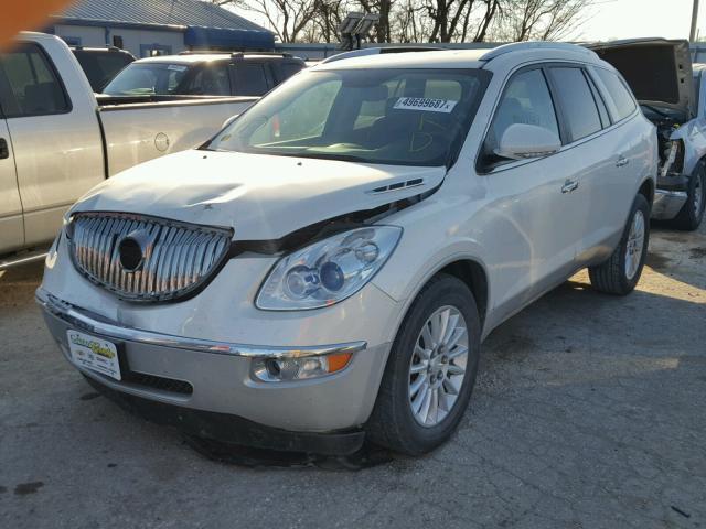 5GAKVBED3BJ347516 - 2011 BUICK ENCLAVE CX WHITE photo 2