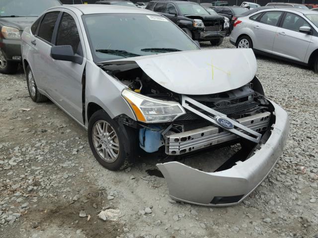 1FAHP35N09W255641 - 2009 FORD FOCUS SE SILVER photo 1