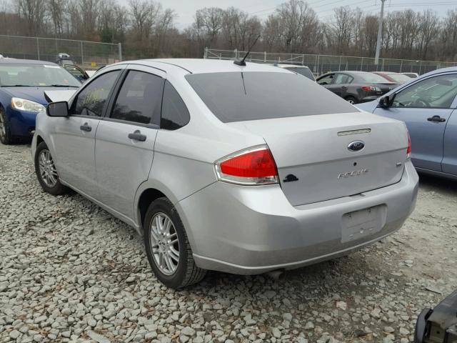 1FAHP35N09W255641 - 2009 FORD FOCUS SE SILVER photo 3