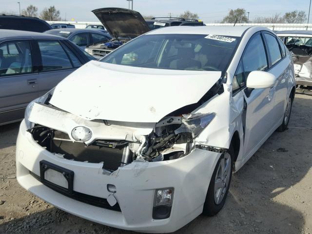 JTDKN3DU1B0266980 - 2011 TOYOTA PRIUS WHITE photo 2