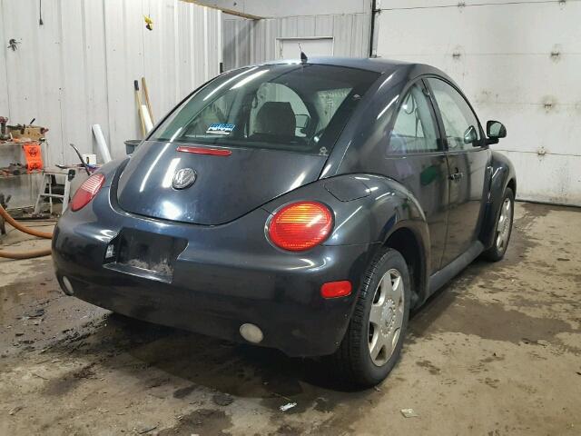 3VWBB61C2WM022132 - 1998 VOLKSWAGEN NEW BEETLE 黑色 照片 4