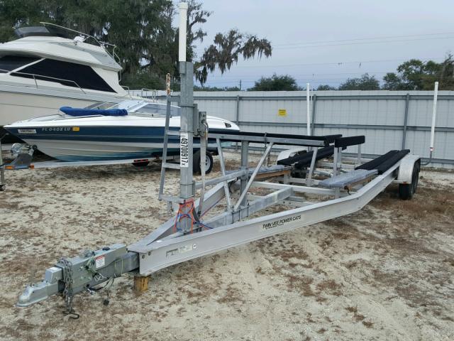 40ZBA26256P002921 - 2006 BOAT TRAILER SILVER photo 2