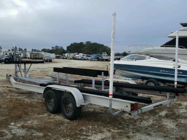 40ZBA26256P002921 - 2006 BOAT TRAILER SILVER photo 3