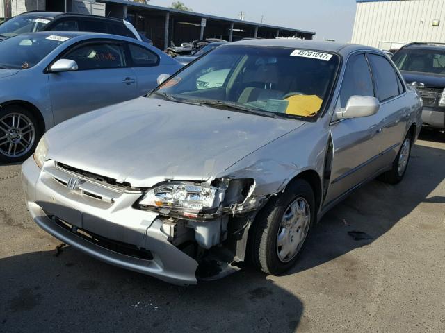 JHMCG5541XC031573 - 1999 HONDA ACCORD LX SILVER photo 2