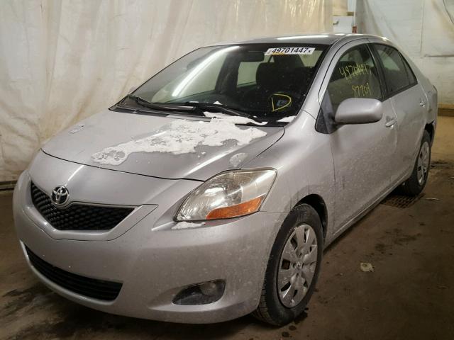 JTDBT903891316865 - 2009 TOYOTA YARIS SILVER photo 2