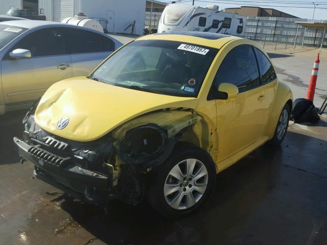 3VWRW31CX9M518740 - 2009 VOLKSWAGEN NEW BEETLE YELLOW photo 2