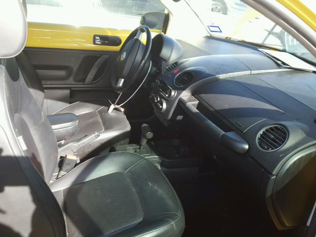 3VWRW31CX9M518740 - 2009 VOLKSWAGEN NEW BEETLE Sarı foto 5