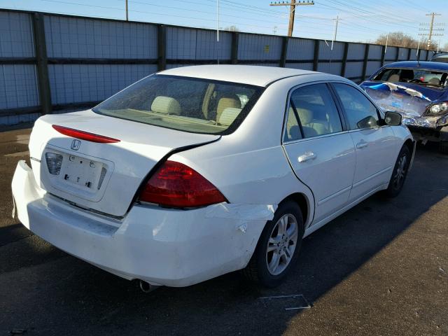 1HGCM56387A228995 - 2007 HONDA ACCORD SE WHITE photo 4