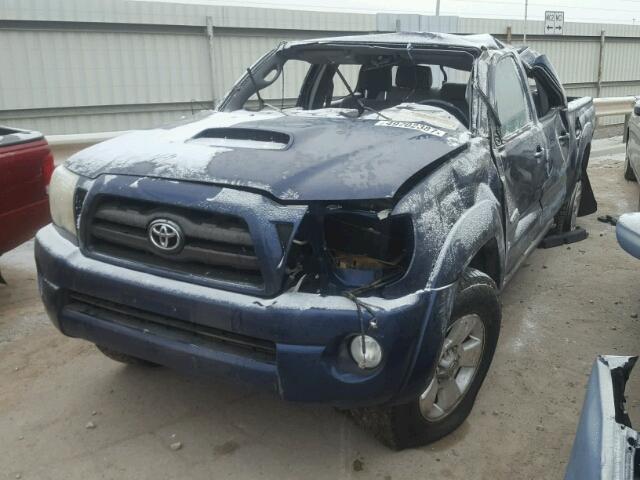 3TMMU52N48M006596 - 2008 TOYOTA TACOMA DOU BLUE photo 2