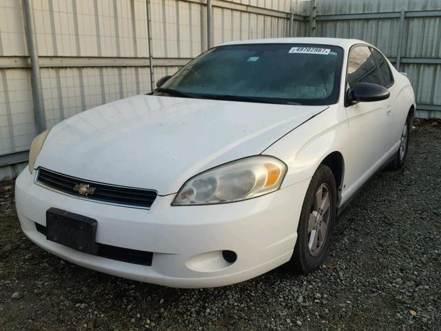 2G1WM15K569205111 - 2006 CHEVROLET MONTE CARL WHITE photo 2