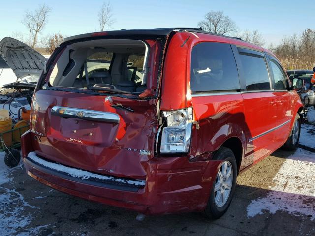 2A8HR54139R524571 - 2009 CHRYSLER TOWN & COU RED photo 4