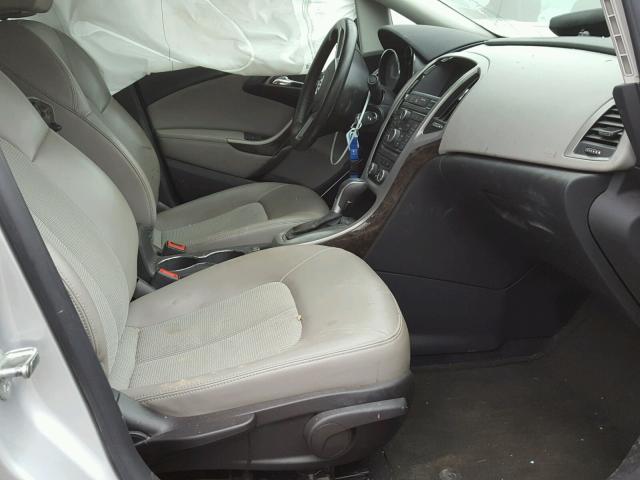 1G4PP5SK6D4189673 - 2013 BUICK VERANO SILVER photo 5