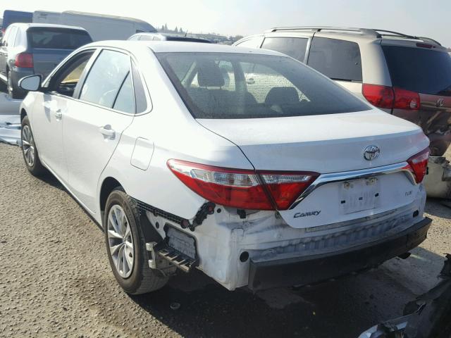 4T4BF1FK3GR559276 - 2016 TOYOTA CAMRY LE WHITE photo 3