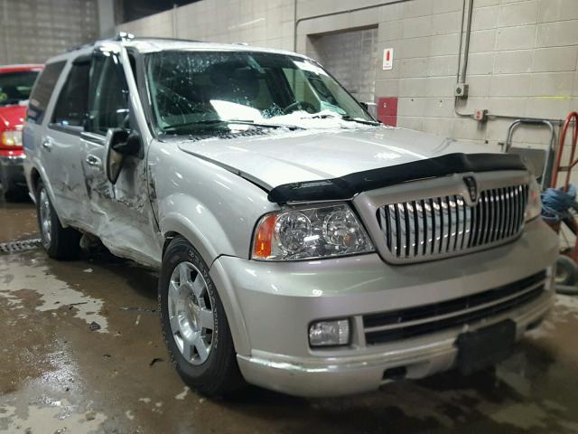 5LMFU28596LJ08000 - 2006 LINCOLN NAVIGATOR WHITE photo 1