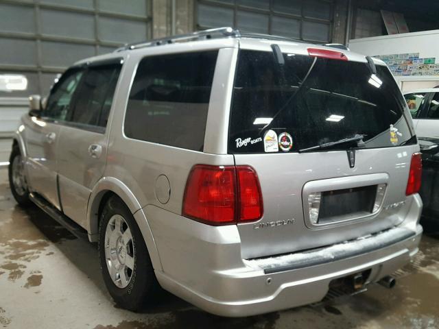 5LMFU28596LJ08000 - 2006 LINCOLN NAVIGATOR WHITE photo 3