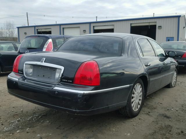 1LNHM81W64Y629824 - 2004 LINCOLN TOWN CAR E BLACK photo 4