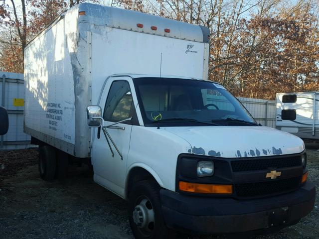 1GBJG31U941244611 - 2004 CHEVROLET EXPRESS G3 WHITE photo 1