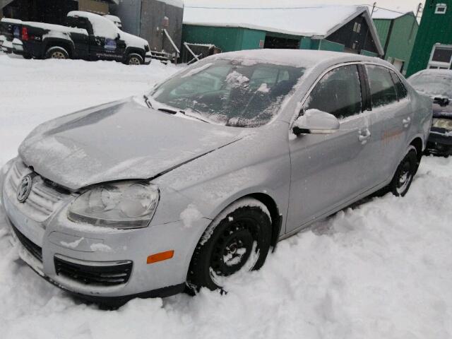 3VWJX7AJ8AM073189 - 2010 VOLKSWAGEN JETTA S SILVER photo 2