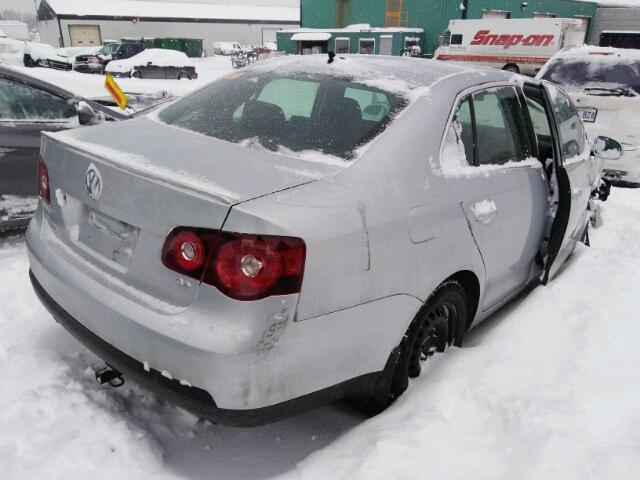 3VWJX7AJ8AM073189 - 2010 VOLKSWAGEN JETTA S SILVER photo 4