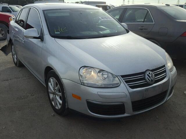 3VWRZ7AJ8AM047995 - 2010 VOLKSWAGEN JETTA SE SILVER photo 1