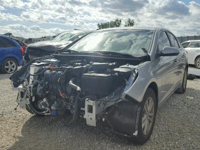 5NPE24AF7FH183483 - 2015 HYUNDAI SONATA SE SILVER photo 2