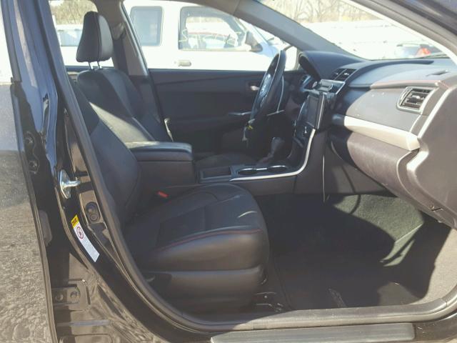 4T1BF1FK8HU322441 - 2017 TOYOTA CAMRY LE 黑色 照片 5