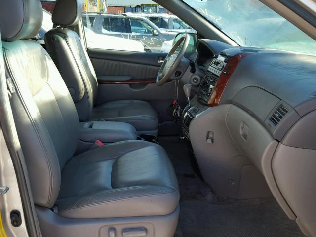 5TDBA22C35S054213 - 2005 TOYOTA SIENNA XLE SILVER photo 5