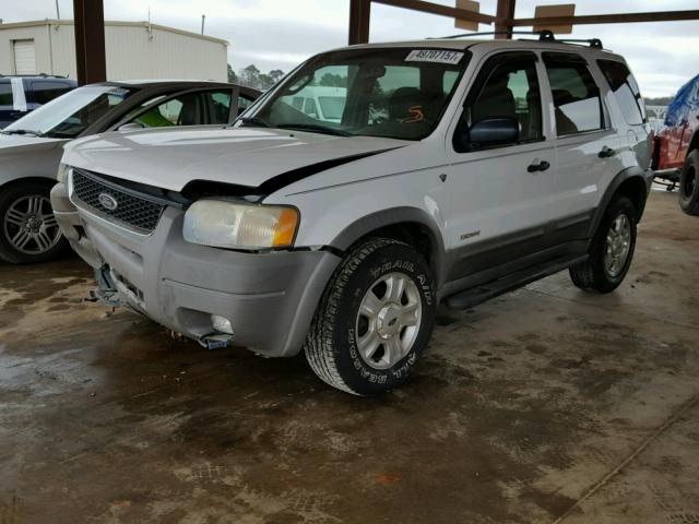 1FMYU03112KA62425 - 2002 FORD ESCAPE XLT WHITE photo 2