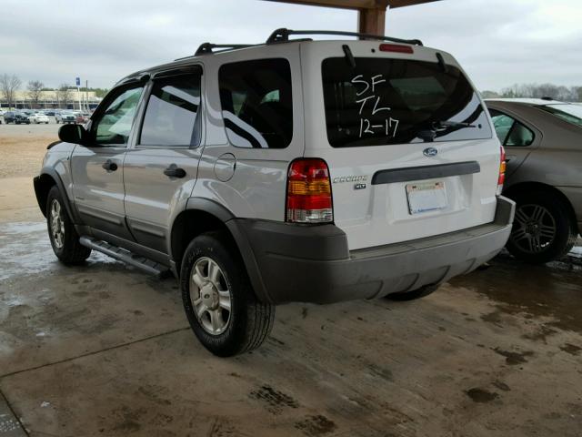 1FMYU03112KA62425 - 2002 FORD ESCAPE XLT WHITE photo 3