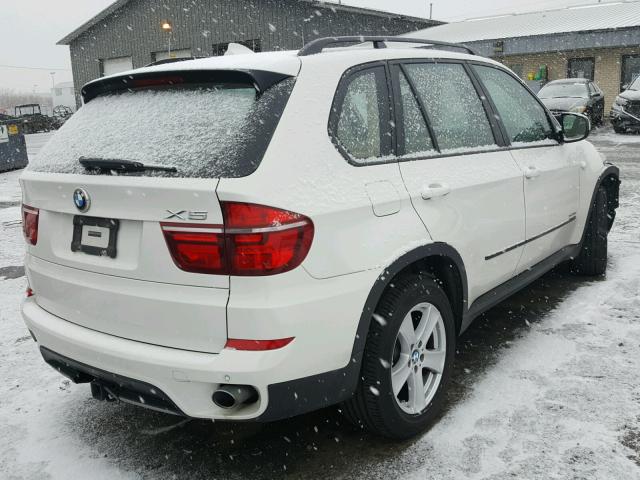 5UXZW0C51BL658228 - 2011 BMW X5 XDRIVE3 WHITE photo 4