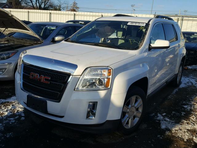 2GKFLVE35D6389494 - 2013 GMC TERRAIN SL WHITE photo 2