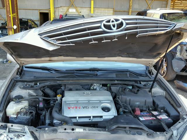 4T1BF30K45U087892 - 2005 TOYOTA CAMRY LE GOLD photo 7