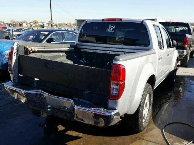 1N6AD07W55C437840 - 2005 NISSAN FRONTIER C SILVER photo 4