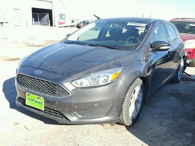 1FADP3K28FL316885 - 2015 FORD FOCUS SE GRAY photo 2