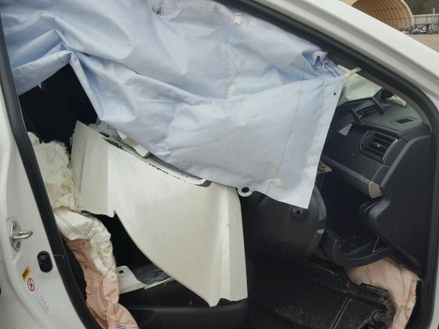 4T1BF1FK3HU452899 - 2017 TOYOTA CAMRY LE WHITE photo 5